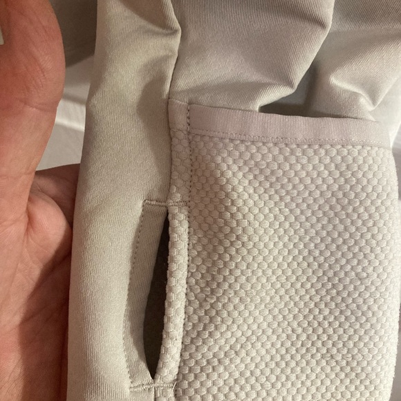 Under Armour fitted adjustable cow Nick pull over tan XXL reflective design - Picture 5 of 15